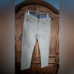Men’s Gap Khaki pants. Size 32/30.